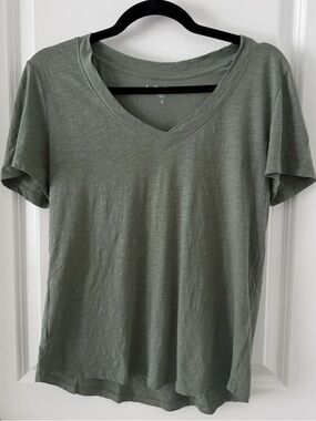 LOFT Sage Green V-Neck Short Sleeve T-shirt Size S